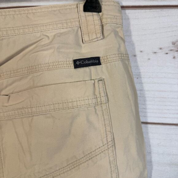 Columbia Khaki Flat Front Shorts Size 32x11 - Picture 6 of 7